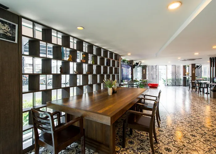 ホテル Bb Glass House Pattanakrn บีบี กลาสเฮ้าส์ พัฒนาการ