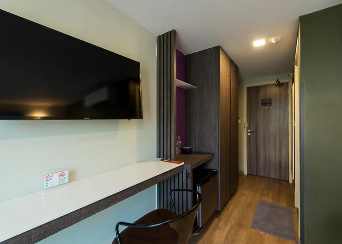 Bb Glass House Pattanakrn บีบี กลาสเฮ้าส์ พัฒนาการ 3*