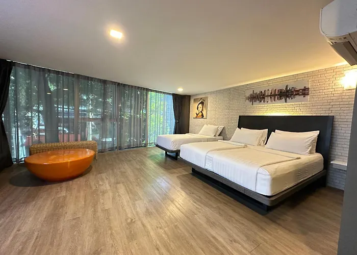 ホテル Bb Glass House Pattanakrn บีบี กลาสเฮ้าส์ พัฒนาการ