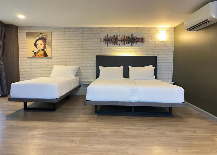 ホテル Bb Glass House Pattanakrn บีบี กลาสเฮ้าส์ พัฒนาการ